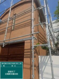 横浜市南区にて塗装工事〈ガレージ扉・玄関扉の塗装〉